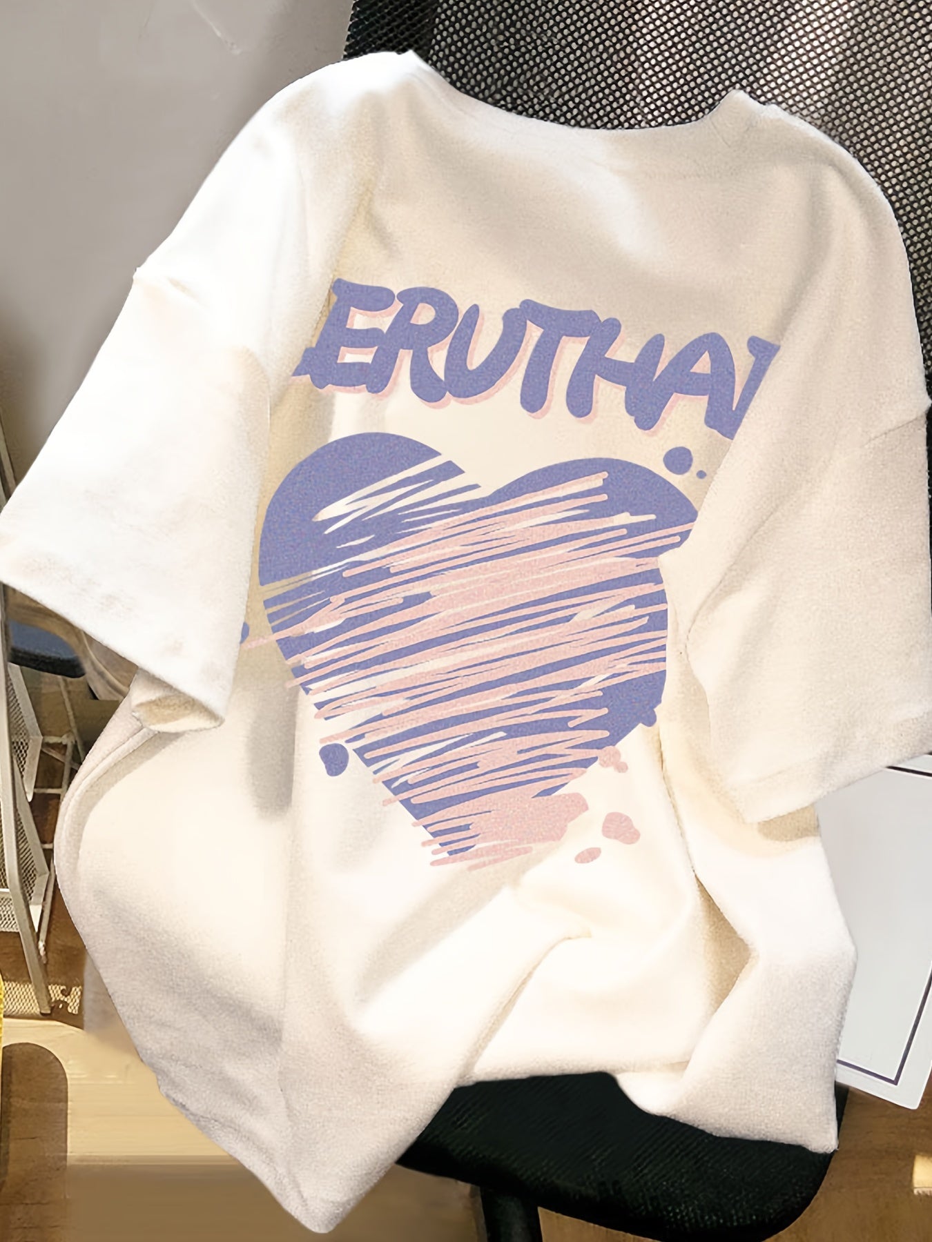 Letters Print Heart Graphic Crew Neck T-Shirt