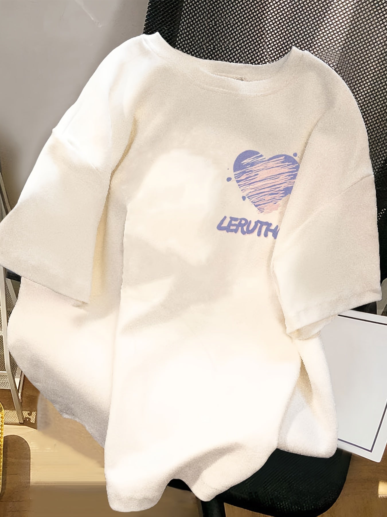 Letters Print Heart Graphic Crew Neck T-Shirt